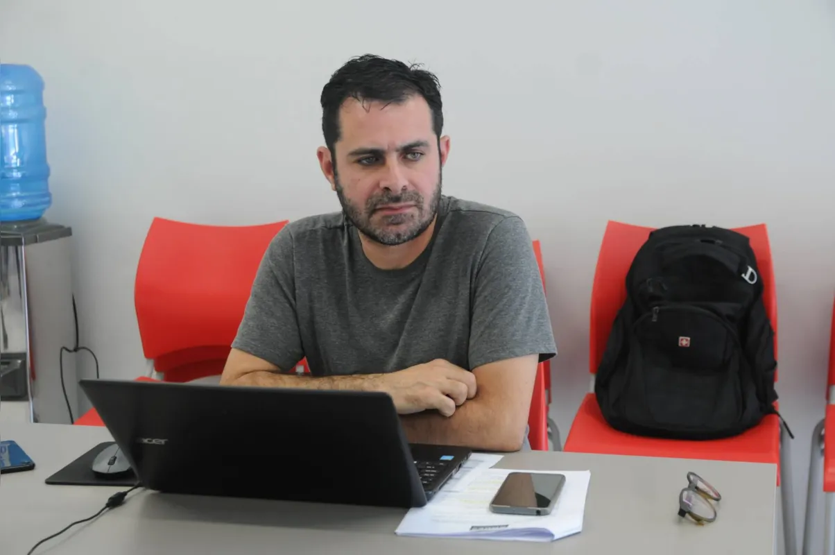 “O governo anunciou pela imprensa o reajuste 5,79%, que representa a reposição da inflação apenas de 2022, mas não houve nenhuma reunião com os sindicatos", critica Ronaldo Gaspar, presidente do Sindiprol/Aduel