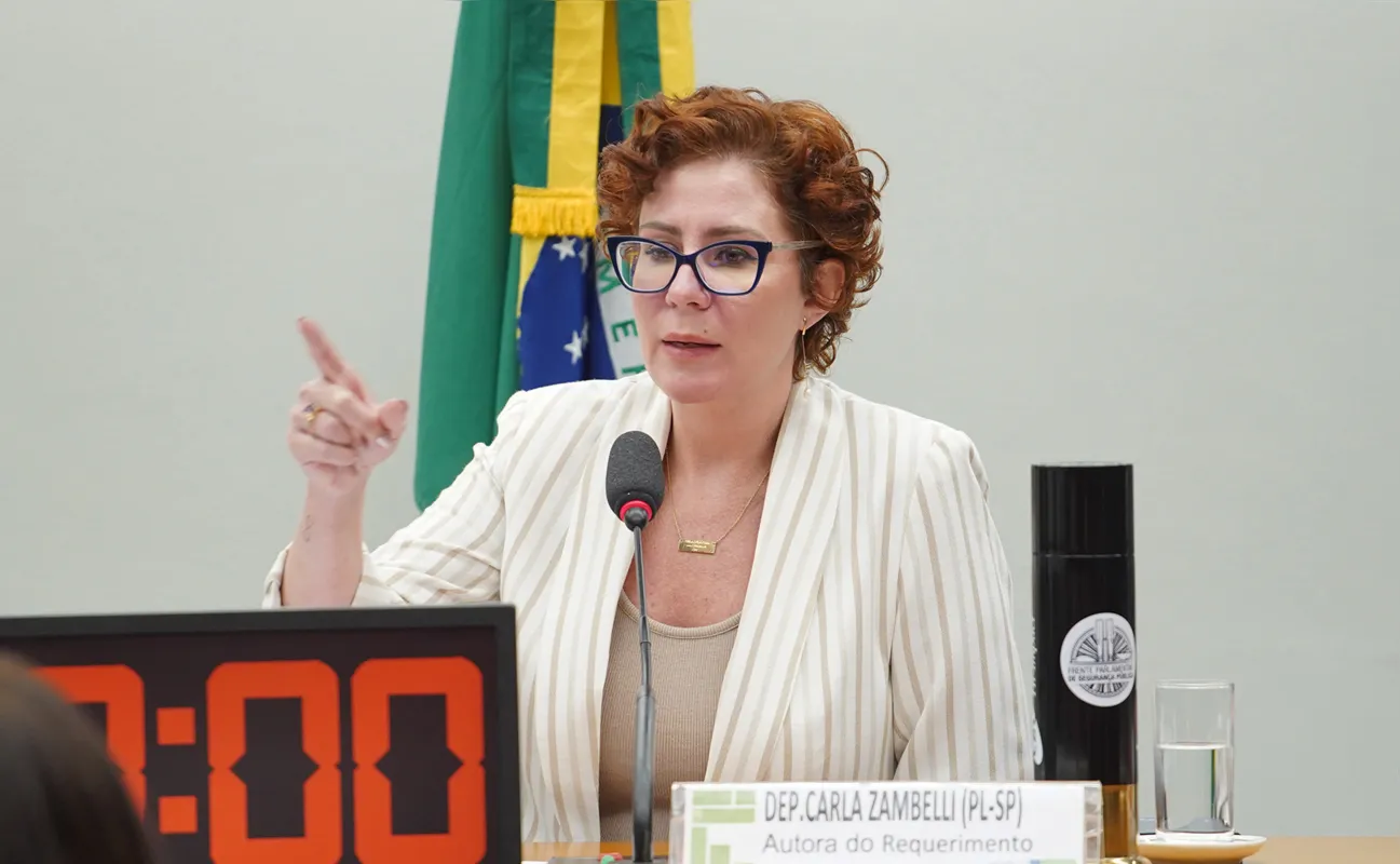 Imagem ilustrativa da imagem STF forma maioria para tornar Zambelli ré por perseguição com arma