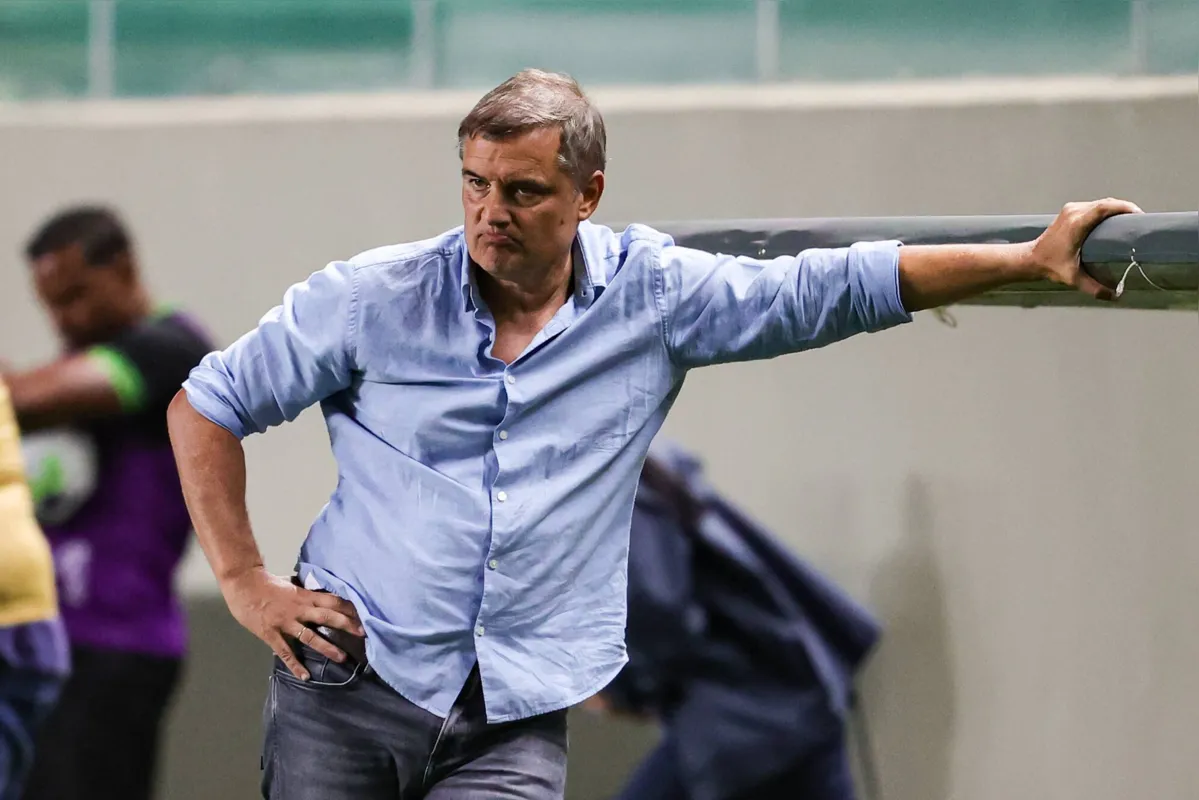 Imagem ilustrativa da imagem Santos, na zona de rebaixamento, demite Aguirre após cinco jogos