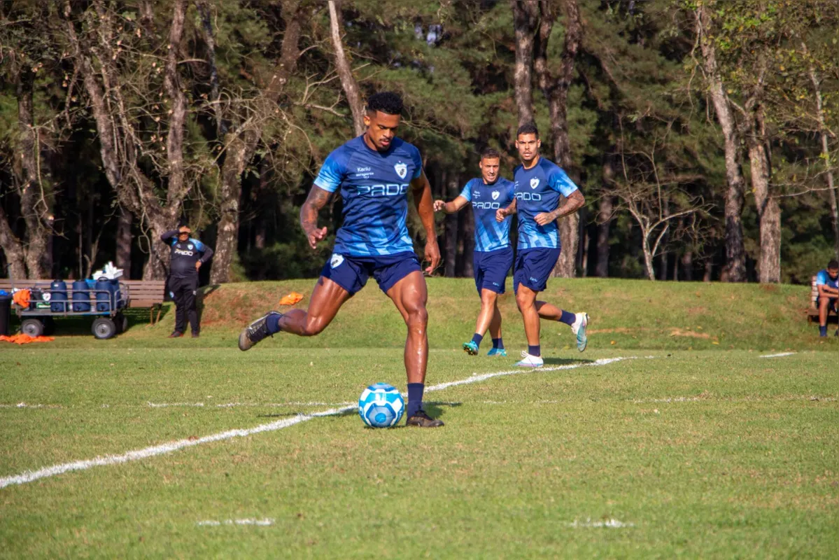 Fabrício Baiano será uma das novidades do Londrina no jogo de hoje e substitui o lateral Ezequiel, que está suspenso