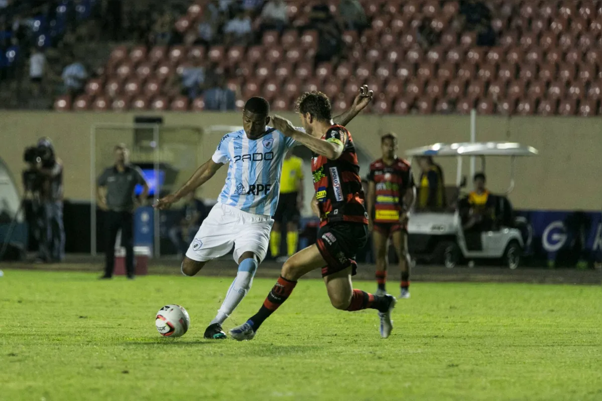 Matheus Lucas participou de 25 jogos da série B do ano passado pelo Londrina e marcou três gols