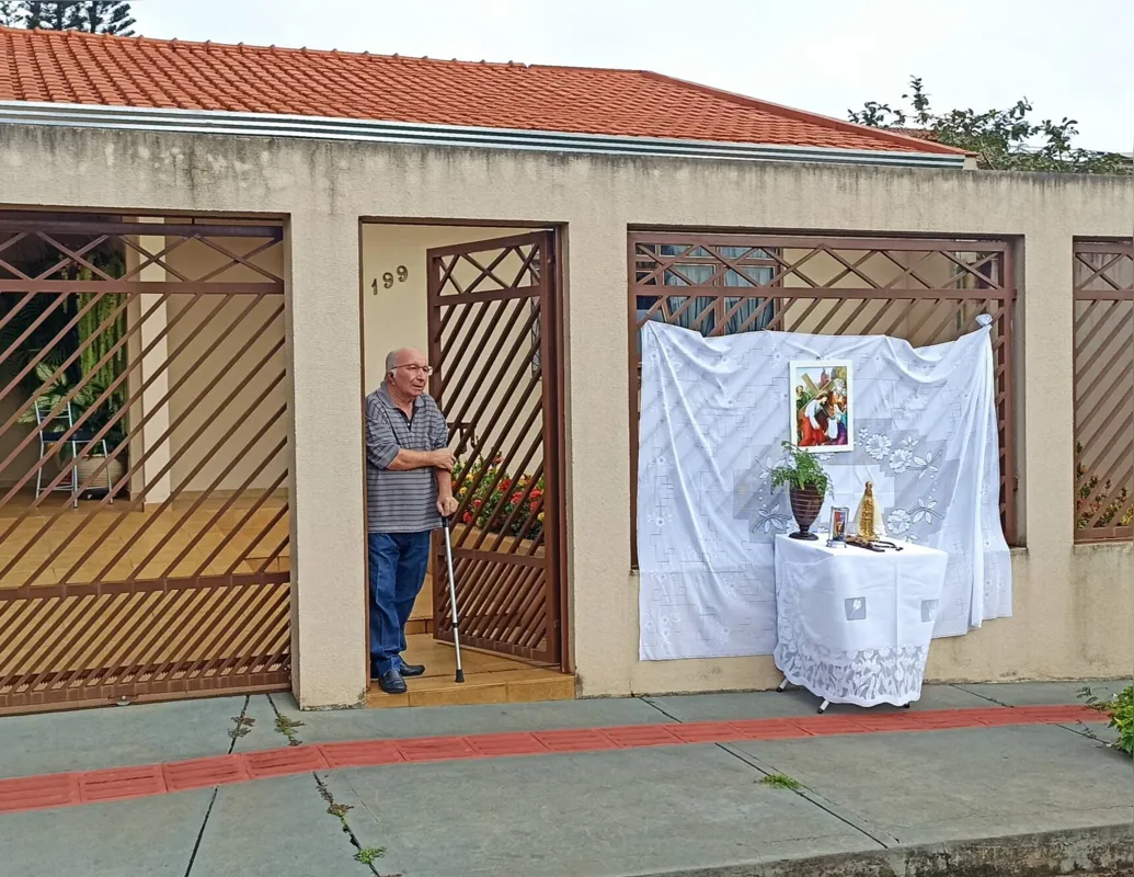 O vendedor aposentado Pedro Simon, 76 anos, se sente honrado por acompanhar as atividades do Santuário