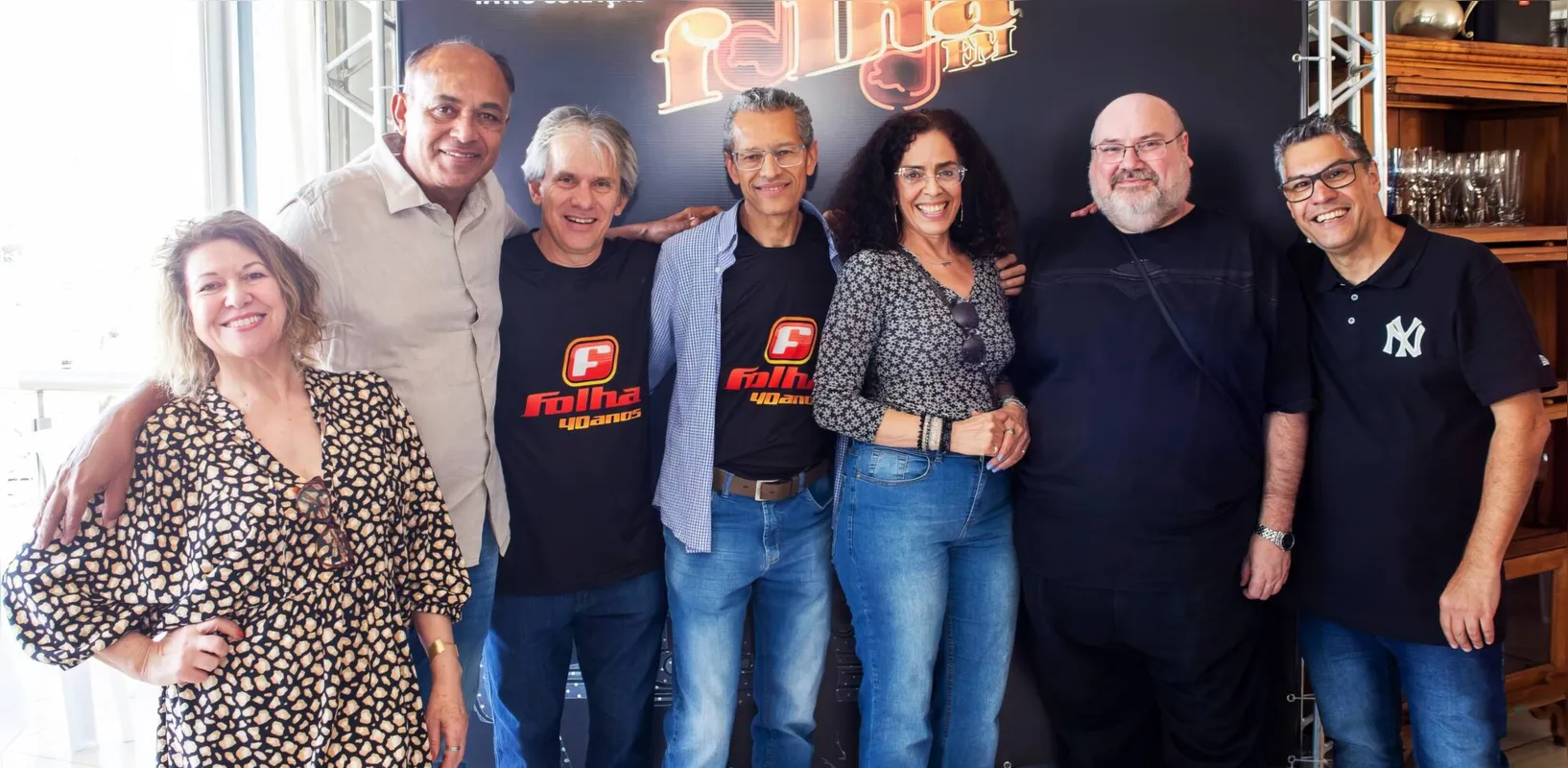 Representando a CRUZEIRO FM, Mari Aguiar, Carlos Marques, Jimmy, Silas Luiz, Jemima Fernandes, José de Arimatheia e Beto Nunes  (Folha)