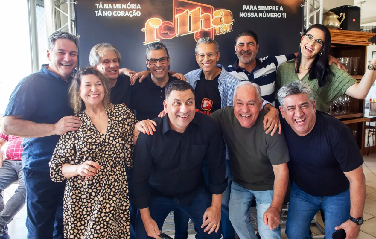 Caetano Ceschi, um dos primeiros locutores da Folha FM, Max Nunes Ceschi e Beto Ceschi, a família que deixou seu legado, Jimmy, produtor e locutor, Cristiano Pereira, da Folha e Cruzeiro FM, Silas Luiz, da  Folha e Igapó, César Inácio, da Folha FM, Simone Venture, da Folha FM ,Julio Bueno da Igapó FM e   Mari  Aguiar, da administração e depois gestão comercial da Cruzeiro FM