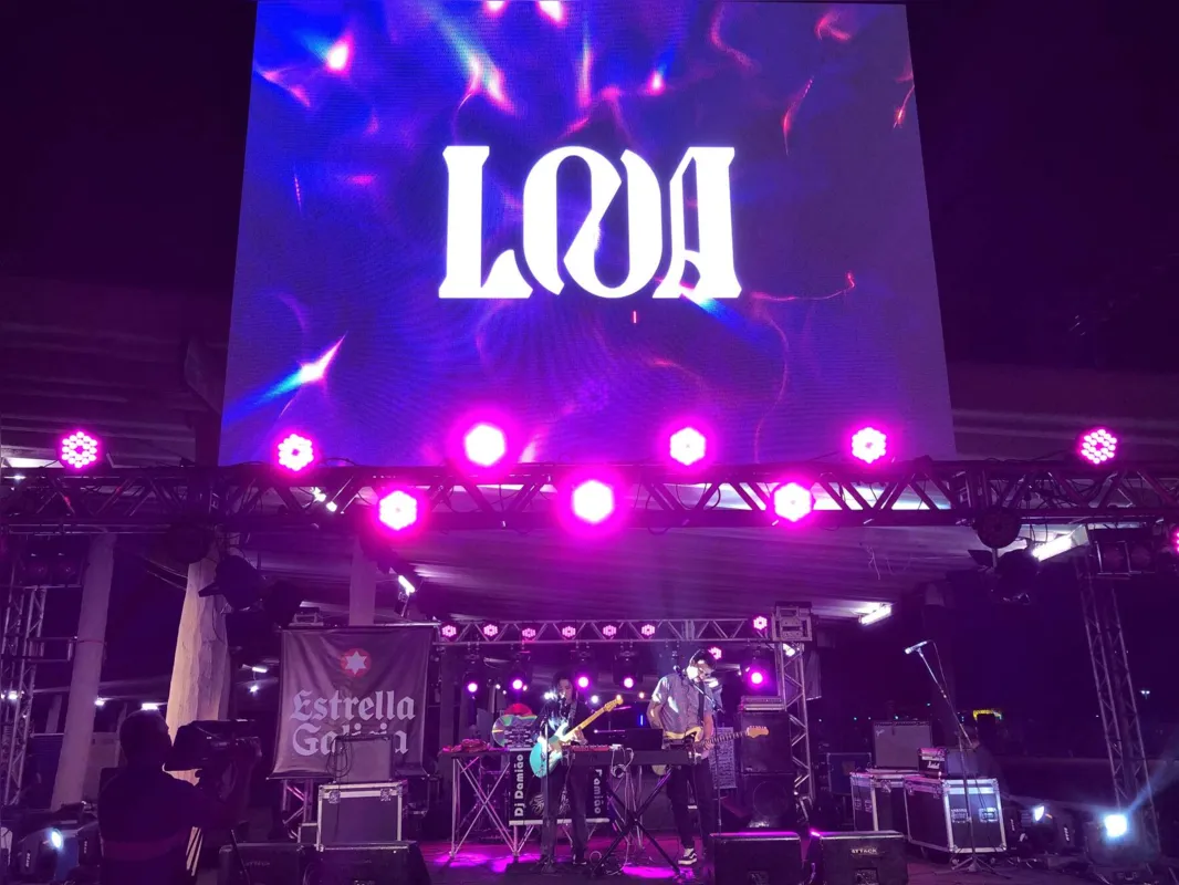 O duo Looa, no Palco SommoS Estrella Galicia, destinado a artistas locais