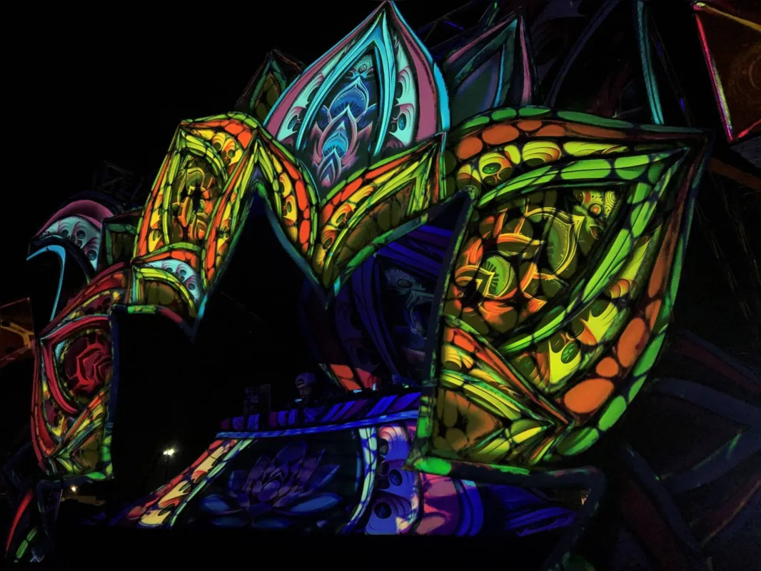 Arte visual do VJ Bang! para o Palco Lótus