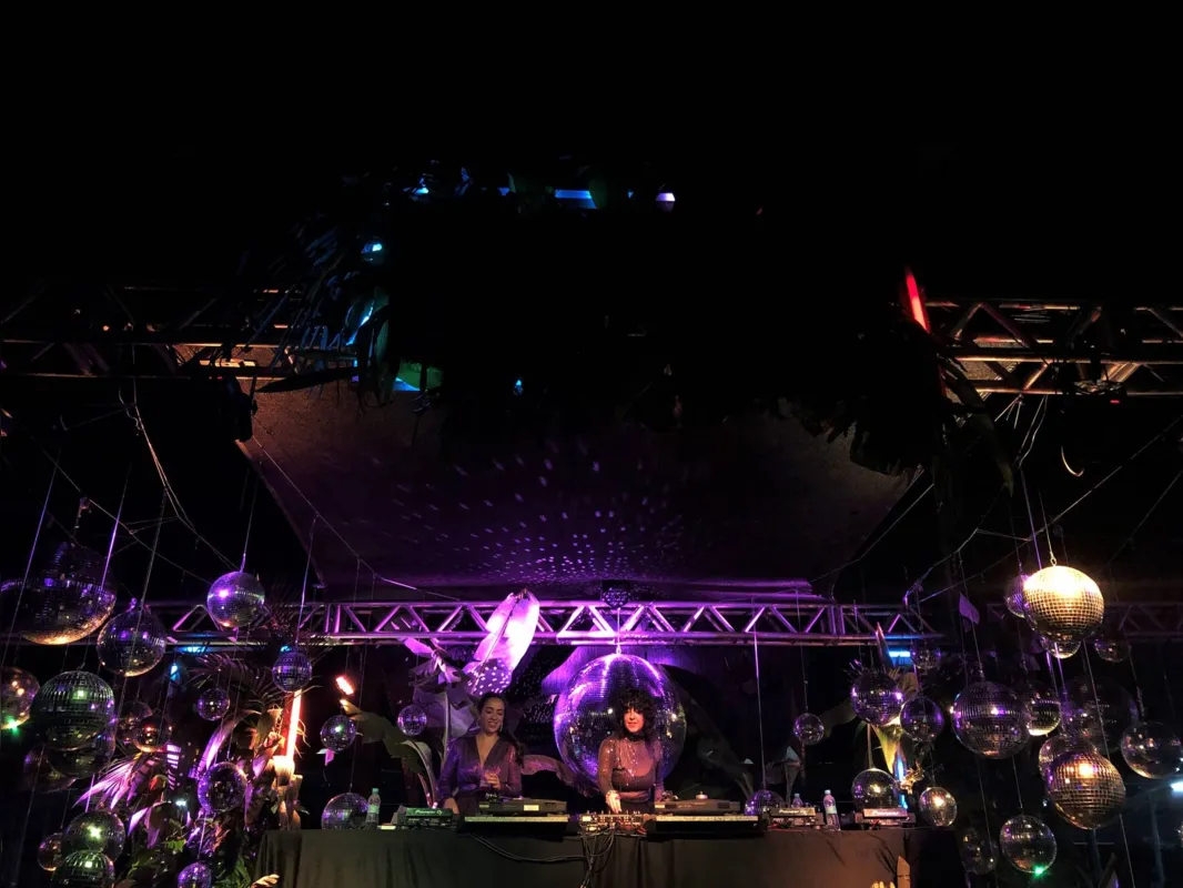 Palco Bananeira garantindo muito groove e brasilidades