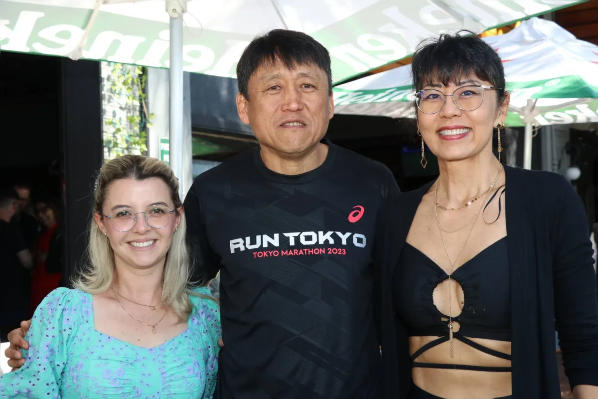 Vanessa Cristiane dos Santos com Lauro e Edna Mizuno