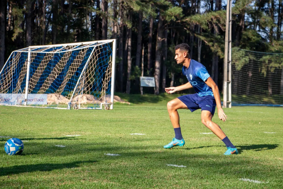 Destaque na base do Bahia, atacante Everton Moraes é o último reforço do LEC para a série B; Jogador fez o seu primeiro treino na tarde de sexta
