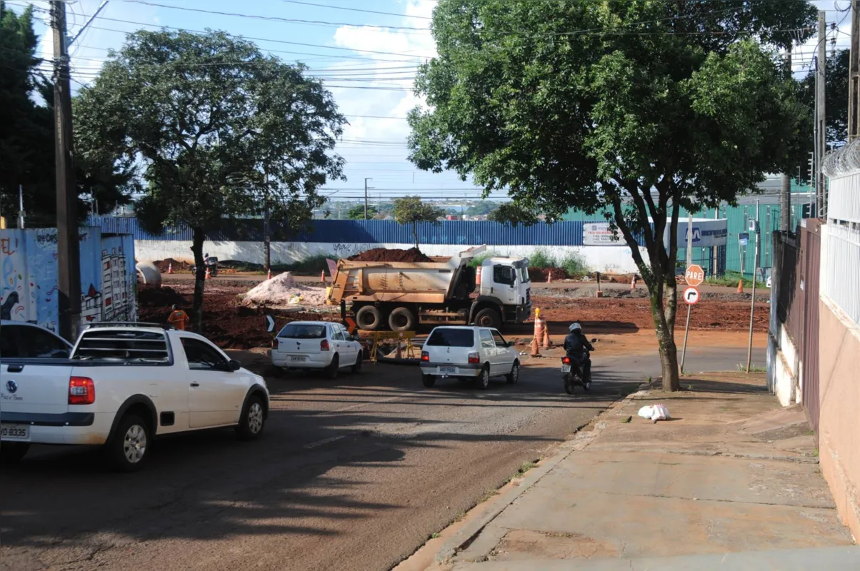 Segundo a CMTU, são realizadas avaliações sobre impactos que grandes obras podem causar no trânsito, assim como os possíveis desvios