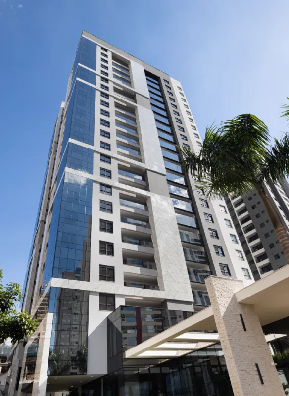 Trianon proporciona respiro na esquina: o projeto, aliado ao paisagismo, promove continuidade com a arquitetura urbana do Alto da Palhano.