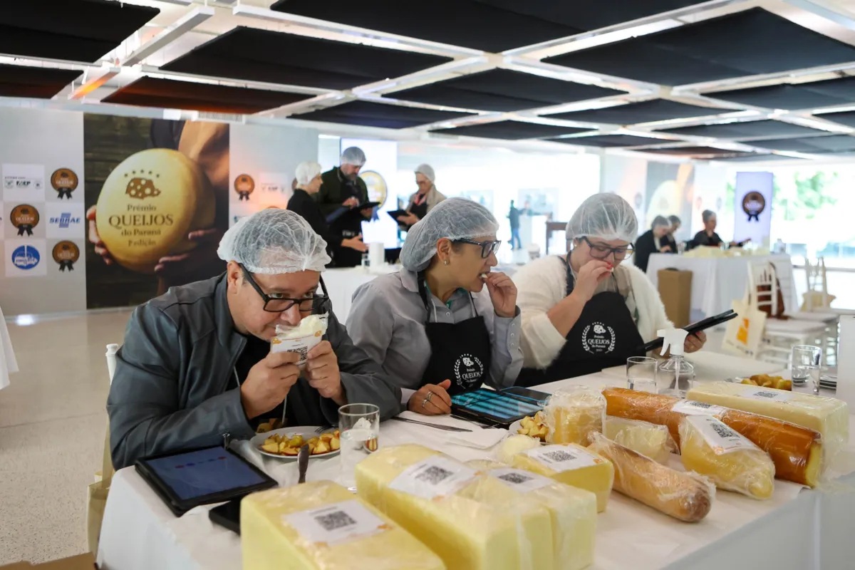 Os jurados avaliaram 323 queijos inscritos; do total, 99 foram premiados