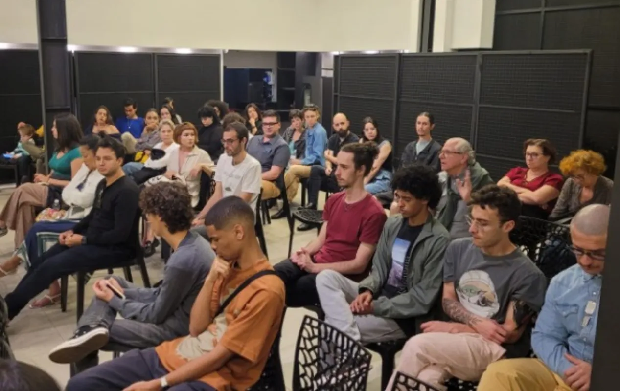 "Os debates contaram com uma participação ativa do público, chegando a durar até 2 horas, o que mostra como a obra de Godard continua a nos propor questões", diz Rodrigo Grota