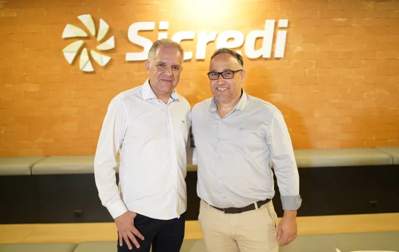 Carlos Miranda, da Imoblist, e o gerente de produtos on-line do Grupo Folha de Londrina, Marcos Santos
