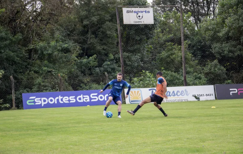 Livre de suspensão, o lateral Ezequiel participou do treino ontem e pode reaparecer no time titular no sábado contra o Vila Nova
