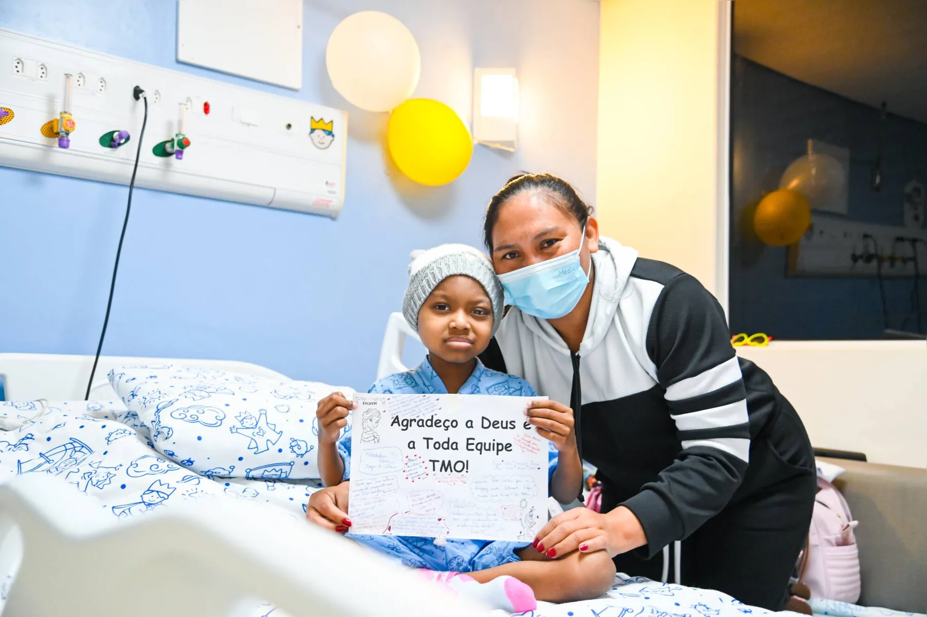 Alice Eudoxie e a filha Alena, no Hospital Pequeno Príncipe: "Eu quero agradecer quem doou para a Alena. Eu sei que vai demorar, mas um dia eu quero conhecer essa pessoa e dizer: 'Muito obrigada'"