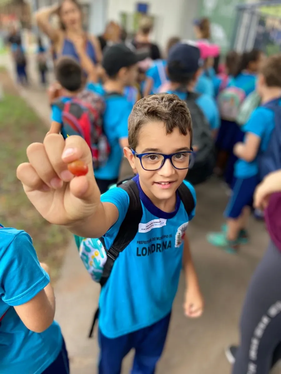 333 alunos da Escola Municipal Carlos Dietz fizeram o passeio guiado na ExpoLondrina