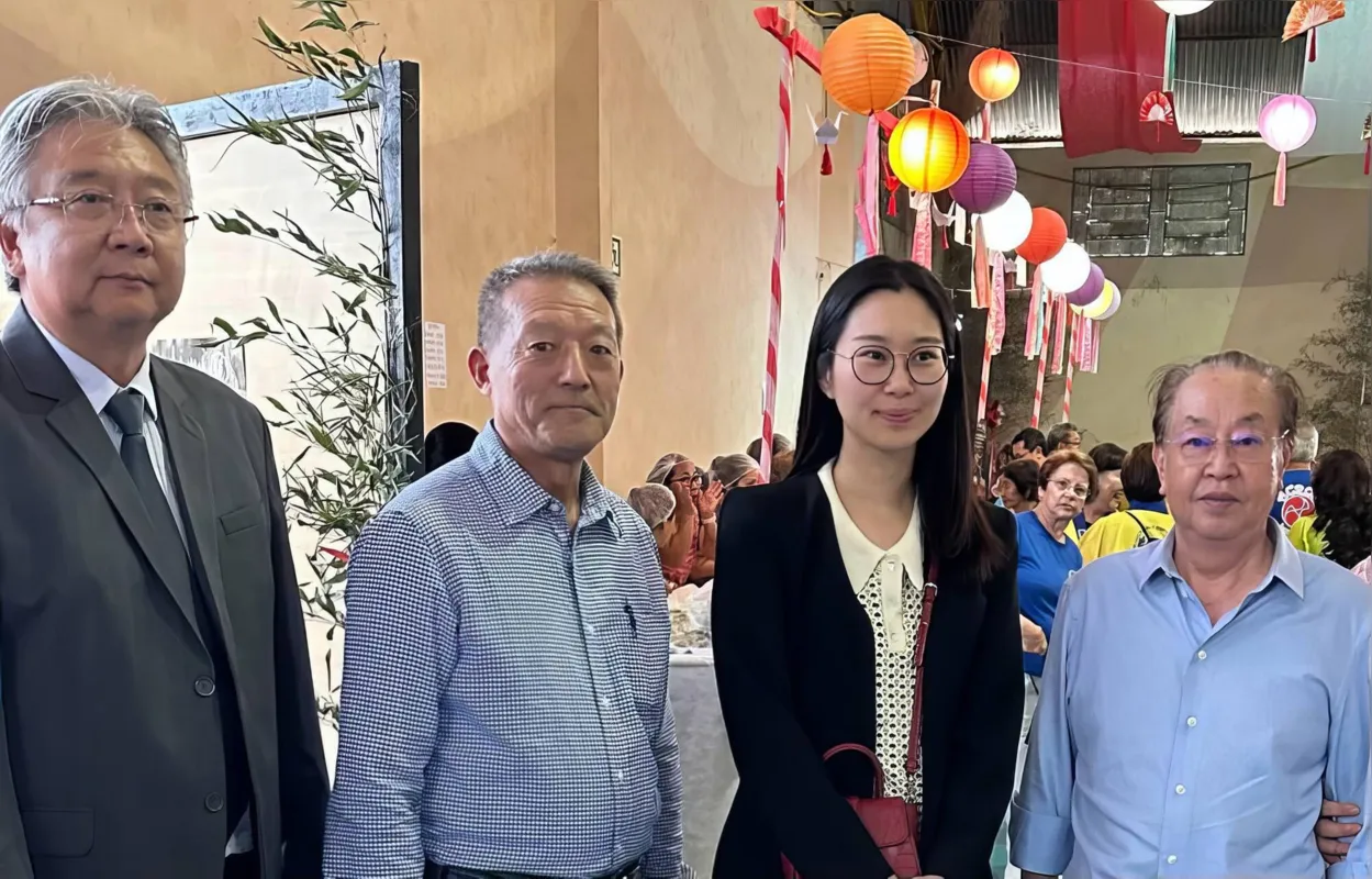 Yukio Oscar Yanaga (vice-presidente da Aliança Cultural), Ademar Uemura (presidente da Associação Cultural e Esportiva de Mauá da Serra e vice-presidente da Aliança Cultural), Misaki Shoji (vice-cônsul - Consulado Geral do Japão) e Ywao Miyamoto (Conselheiro da Aliança Cultural)