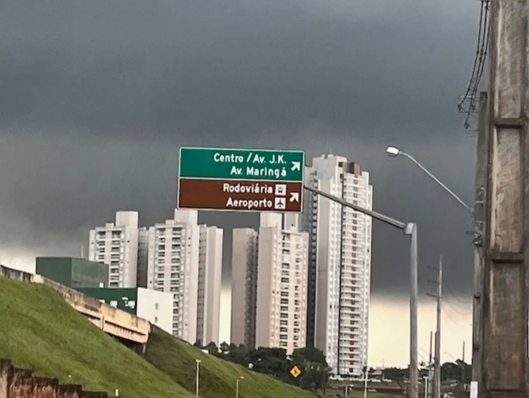 Imagem ilustrativa da imagem #A CIDADE FALA: Céu com nuvens