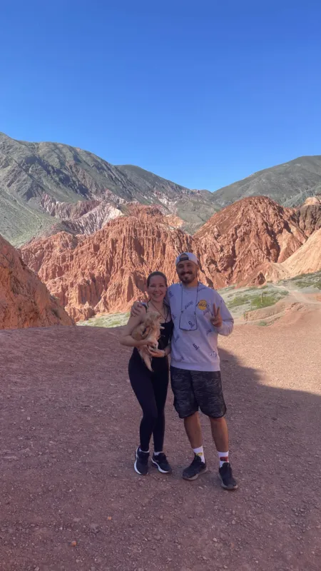 Tamiris Mattiazzo e Francis James viajam com a cachorrinha Charlotte: pé na estrada atravessando fronteiras