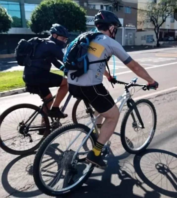 Imagem ilustrativa da imagem Ação entre amigos sorteia bicicleta especial em memória do Palhaço Geleia