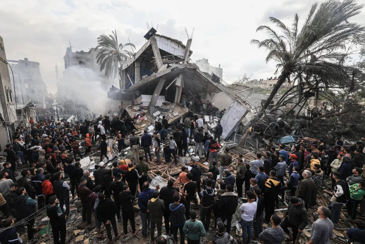 Os ataques forçaram o deslocamento de 1,7 milhão dos 2,4 milhões de habitantes de Gaza, segundo a ONU