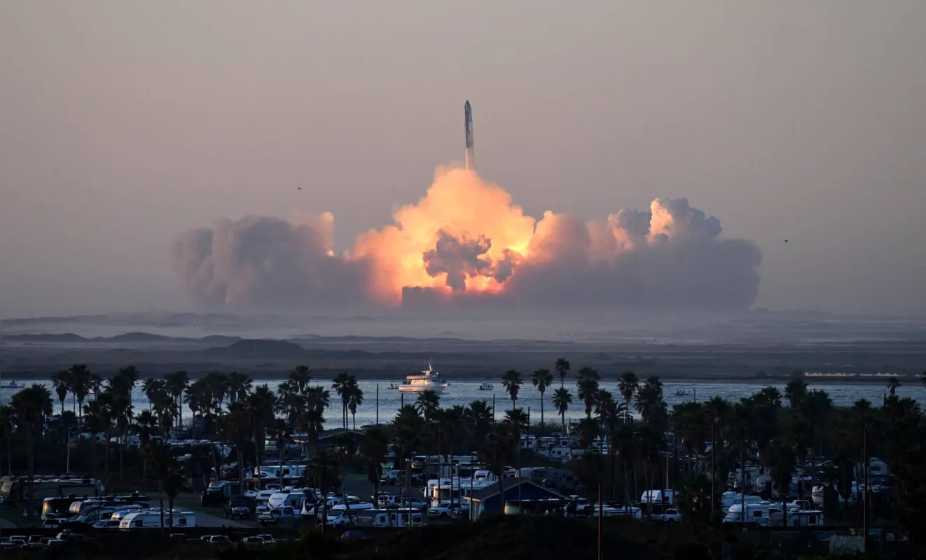 A Nasa conta com o foguete Starship, desenvolvido pela SpaceX de Elon Musk, para as suas missões Artemis, que querem levar astronautas à Lua em 2025, pela primeira vez desde 1972
