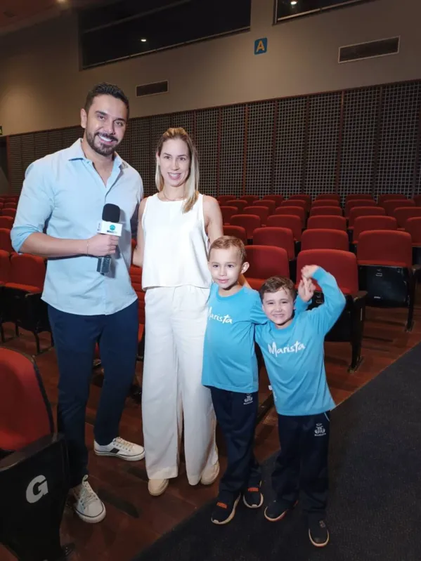 Nadiely Guedes Miranda com os filhos, Guilherme e Vittório