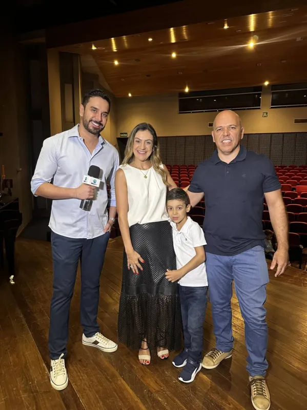 Marilda Baptista Marques e Magno Alexandre Marques da Silva com o filho, Murilo
