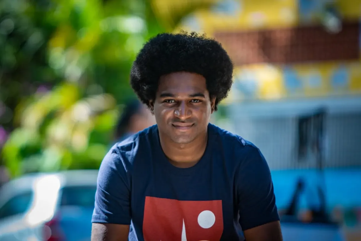 O escritor paulistano Wesley Barbosa participa nesta sexta-feira de bate-papo da Semana Literária do Sesc-PR
