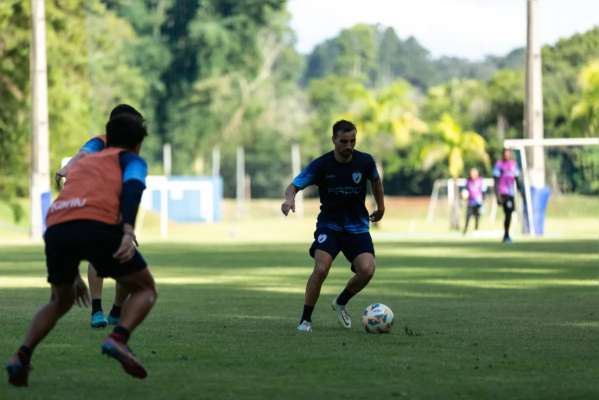 Rafael Longuine teve atuação discreta em Ponta Grossa, mas segue com a confiança de Emerson Ávila para ser o camisa 10 alviceleste