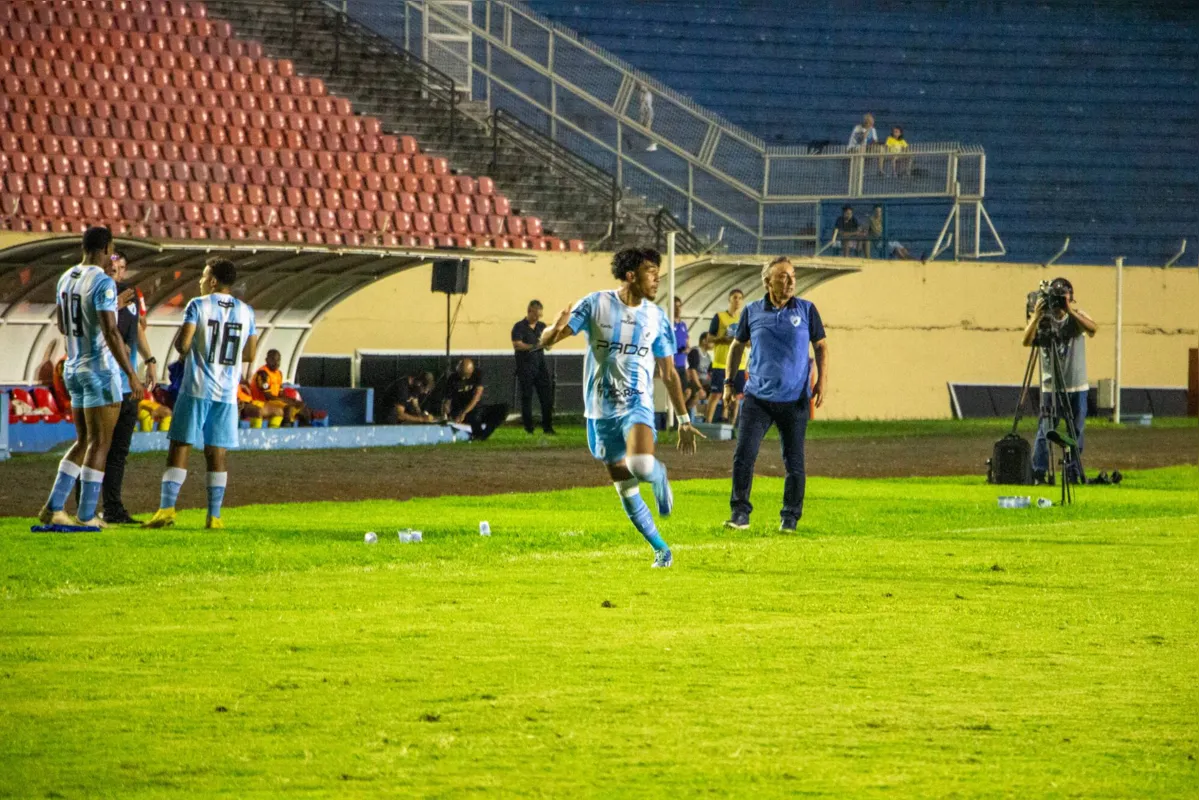 Na sua sexta passagem pelo LEC, Roberto Fonseca comandou a equipe em apenas 10 jogos e não conseguiu evitar o rebaixamento