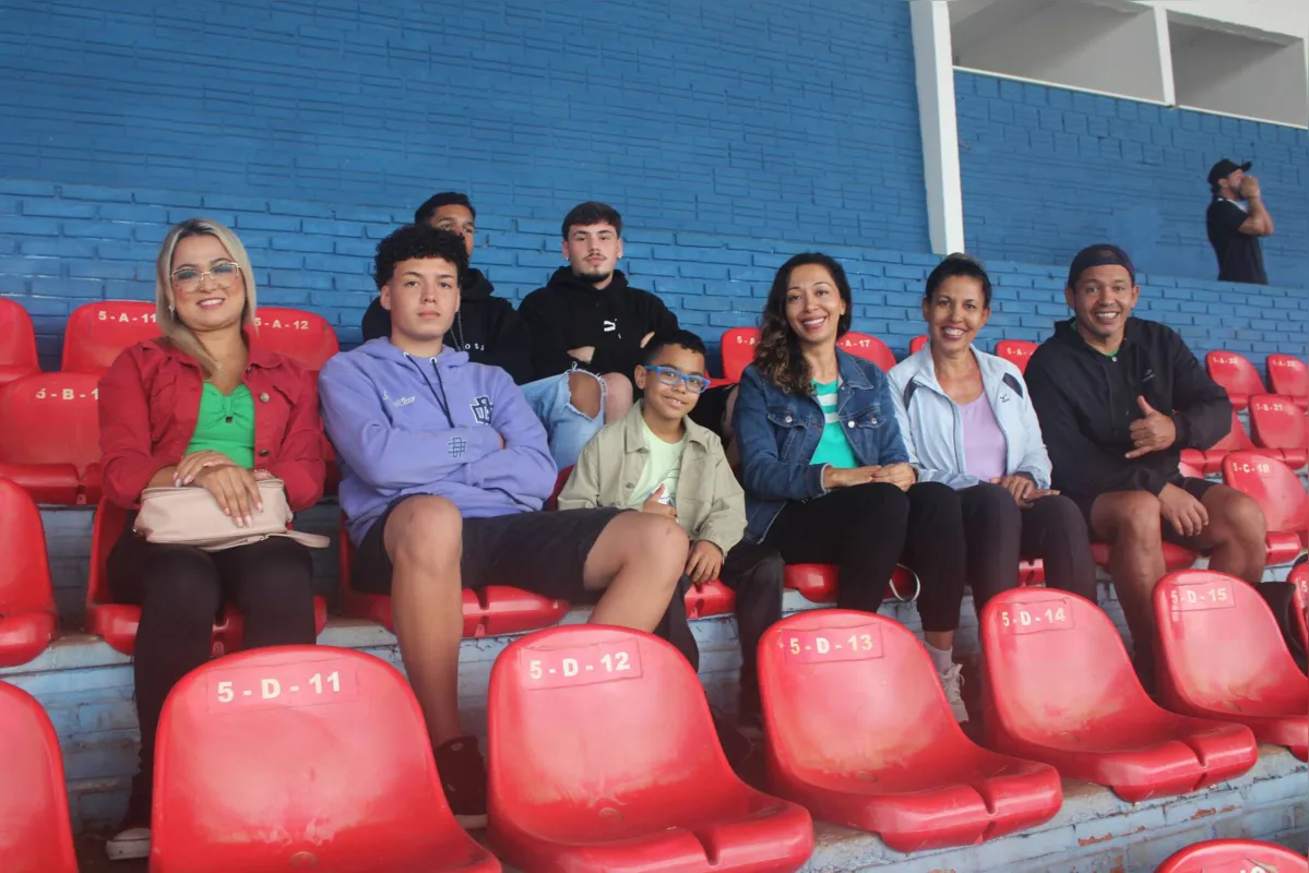 A família do jogador Adrian Felipe também marcou presença no último jogo