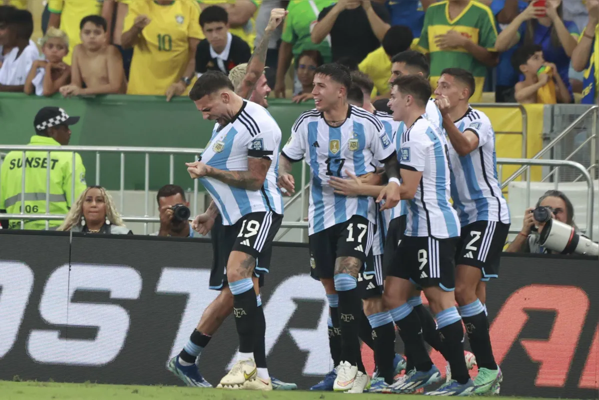 Imagem ilustrativa da imagem Argentina vence e agrava crise do Brasil em jogo marcado por briga