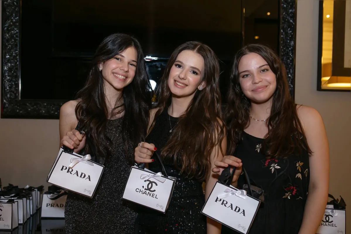 Paola Azin, Beatriz e Hannah Dascal