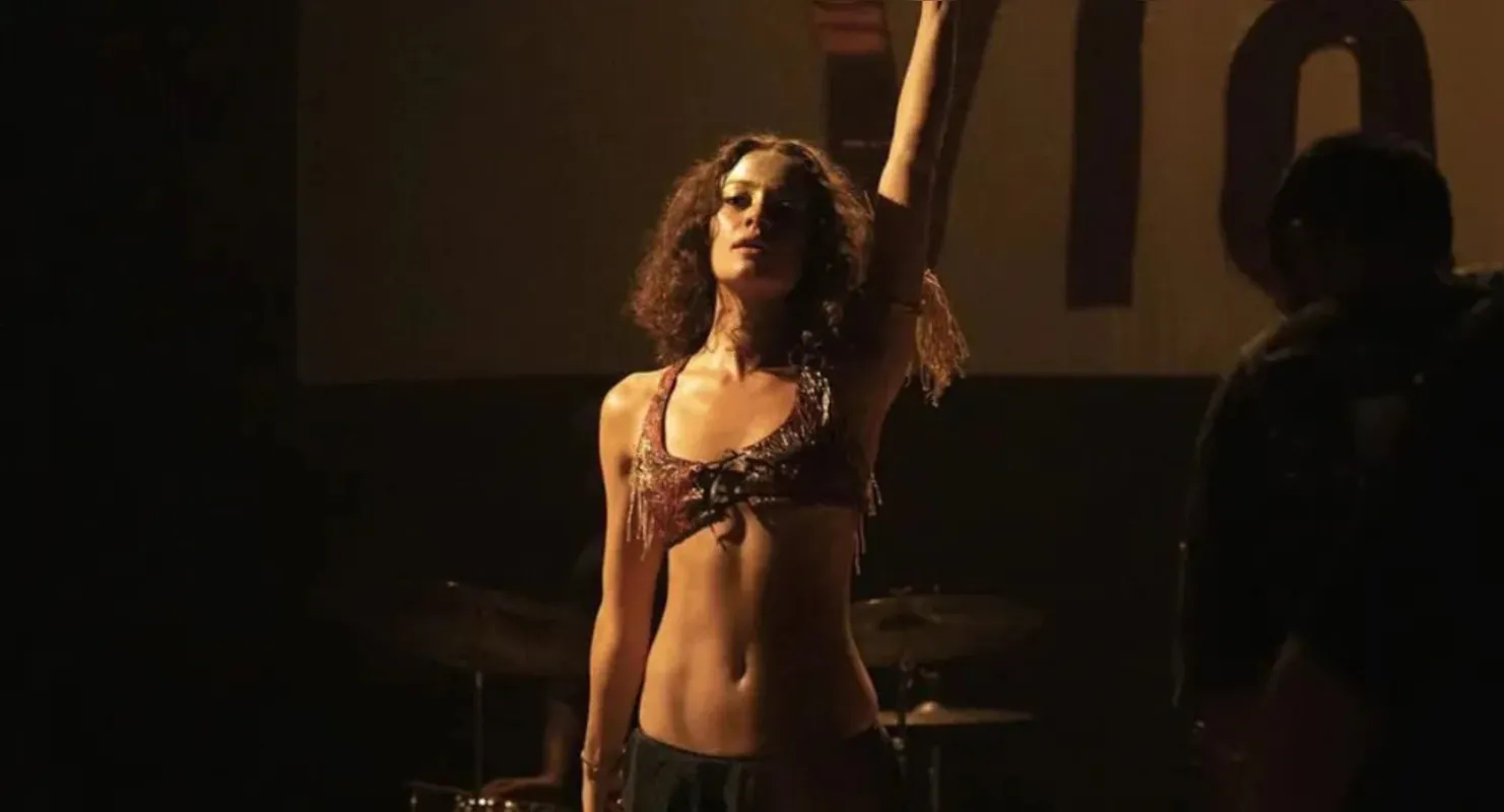 Sophie Charlotte em cena do filme "Meu Nome é Gal".