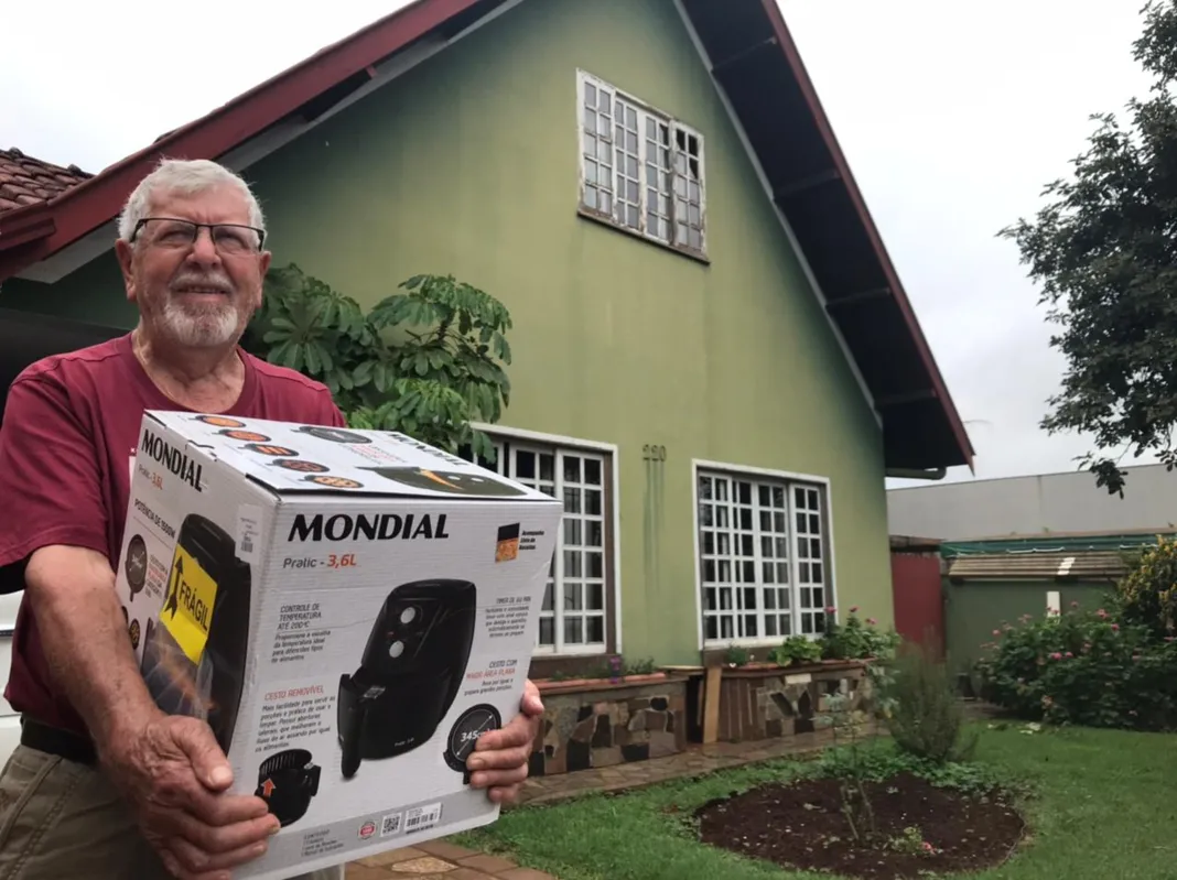 Georg Leonhard Albrecht gosta de ler a FOLHA no impresso e no digital: jornal independente