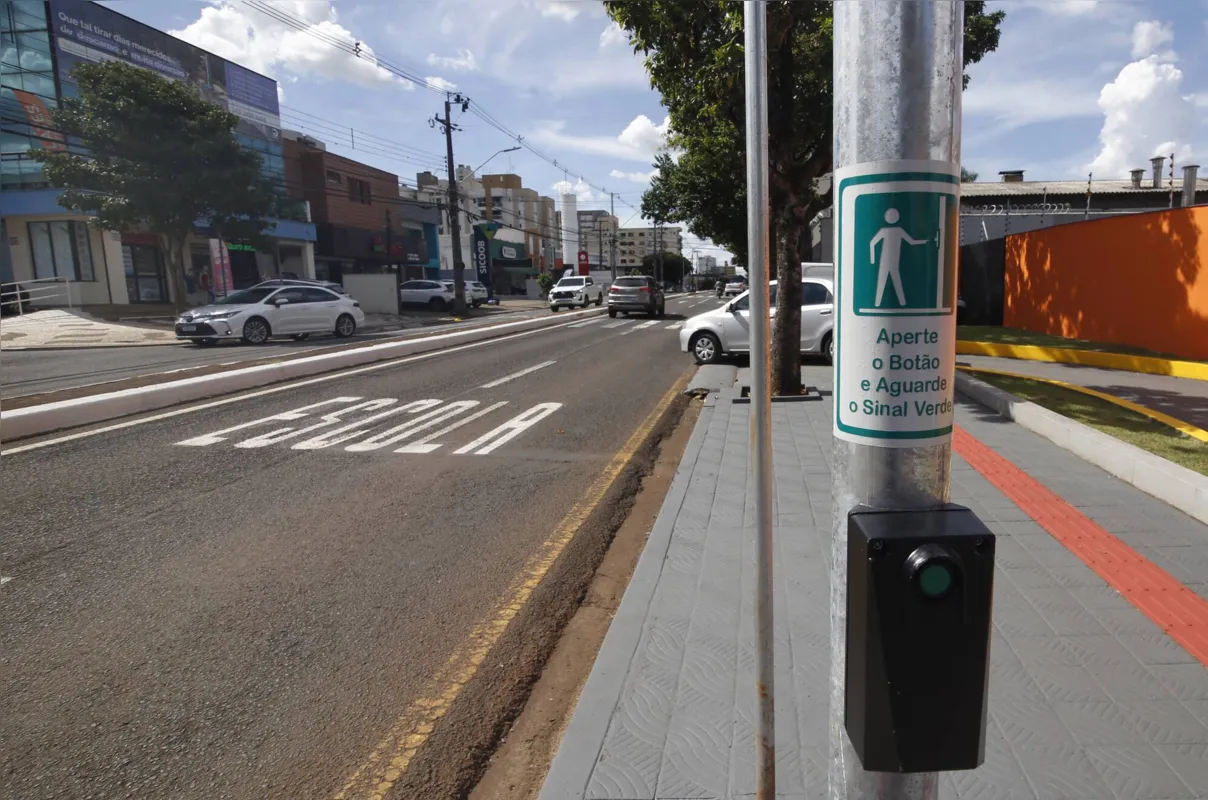 Imagem ilustrativa da imagem Avenida Maringá terá semáforos com botoeiras para pedestres