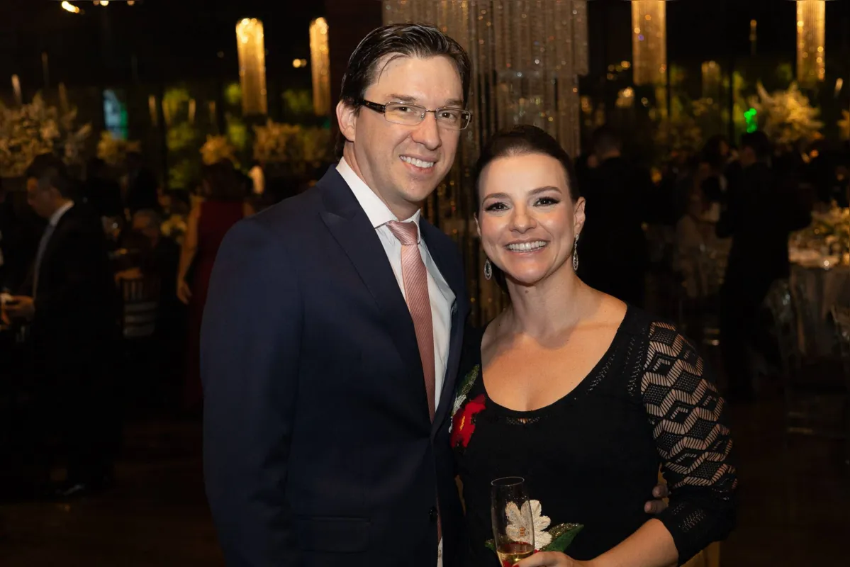 Dr. Thiago Astorga Martins e sua esposa, Karina Andressa Khater Fontes Martins