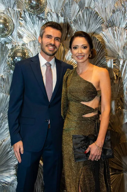 Dr. Gustavo Galli Reis e sua esposa, Larissa Siena Mafia Reis