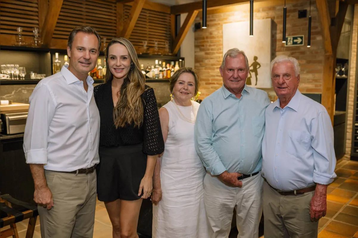 O casal anfitrião com o primo Alexandre Turquino, a esposa Luly Barbero Turquino e o tio José Moacir Turquino (o Tito)