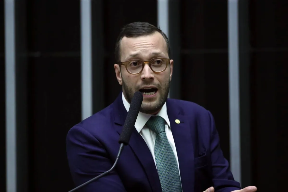 “Assim como centenas de lideranças políticas, estarei no ato não só para externar meu apoio a Jair Bolsonaro"afirma o deputado Filipe Barros (PL)