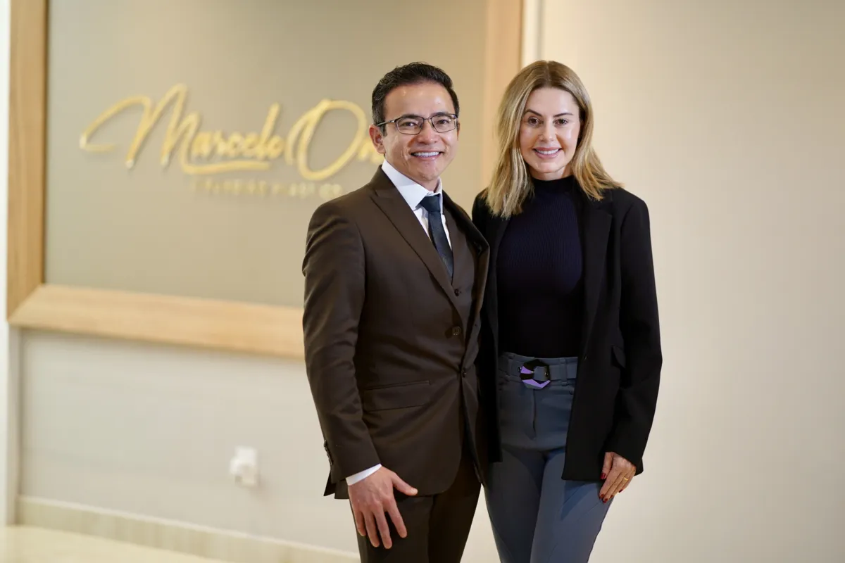 Dr. Marcelo Ono e a esposa, Ana Claudia Toledo Ono