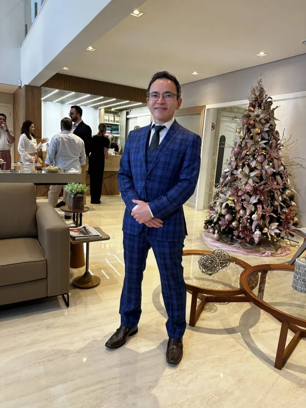 O anfitrião da agenda de três dias, Dr. Marcelo Ono
