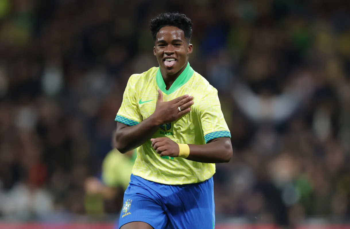 O garoto Endrick entrou no segundo tempo e deixou sua marca anotando o segundo gol brasileiro