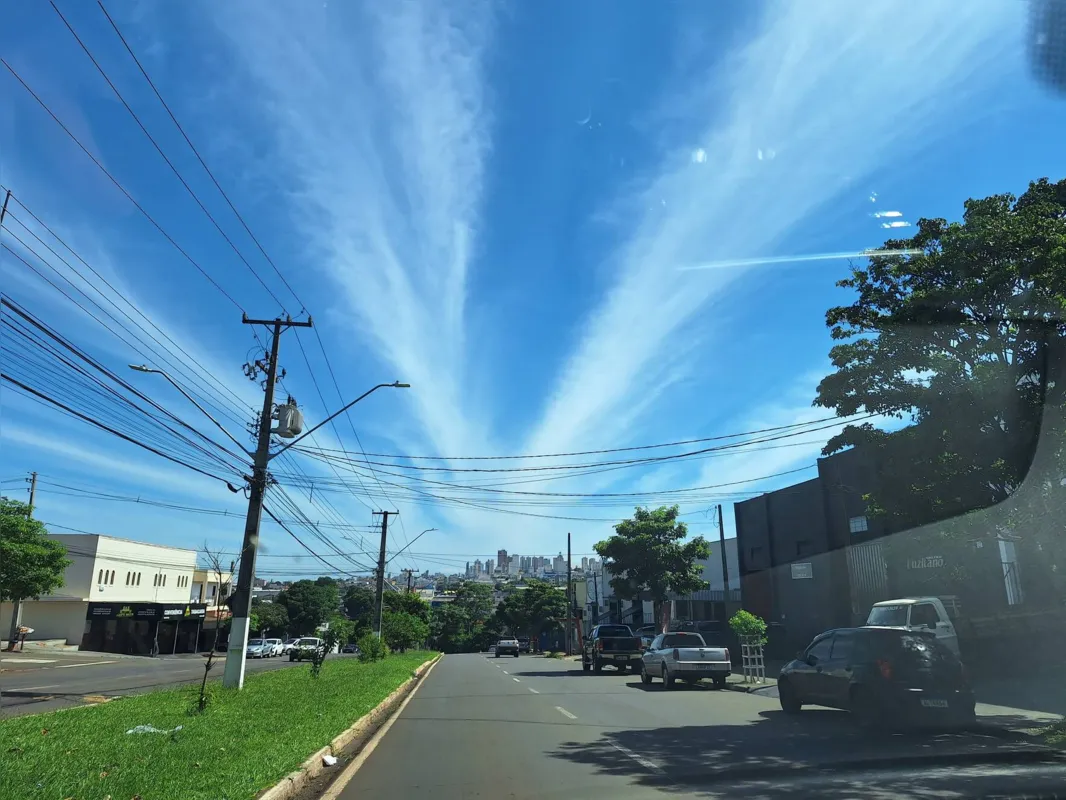 Imagem ilustrativa da imagem CIDADE FALA - Céu na Avenida Lúcia Helena