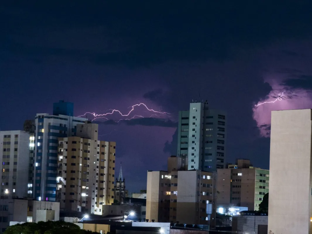 Imagem ilustrativa da imagem CIDADE FALA: Temporal - só que não