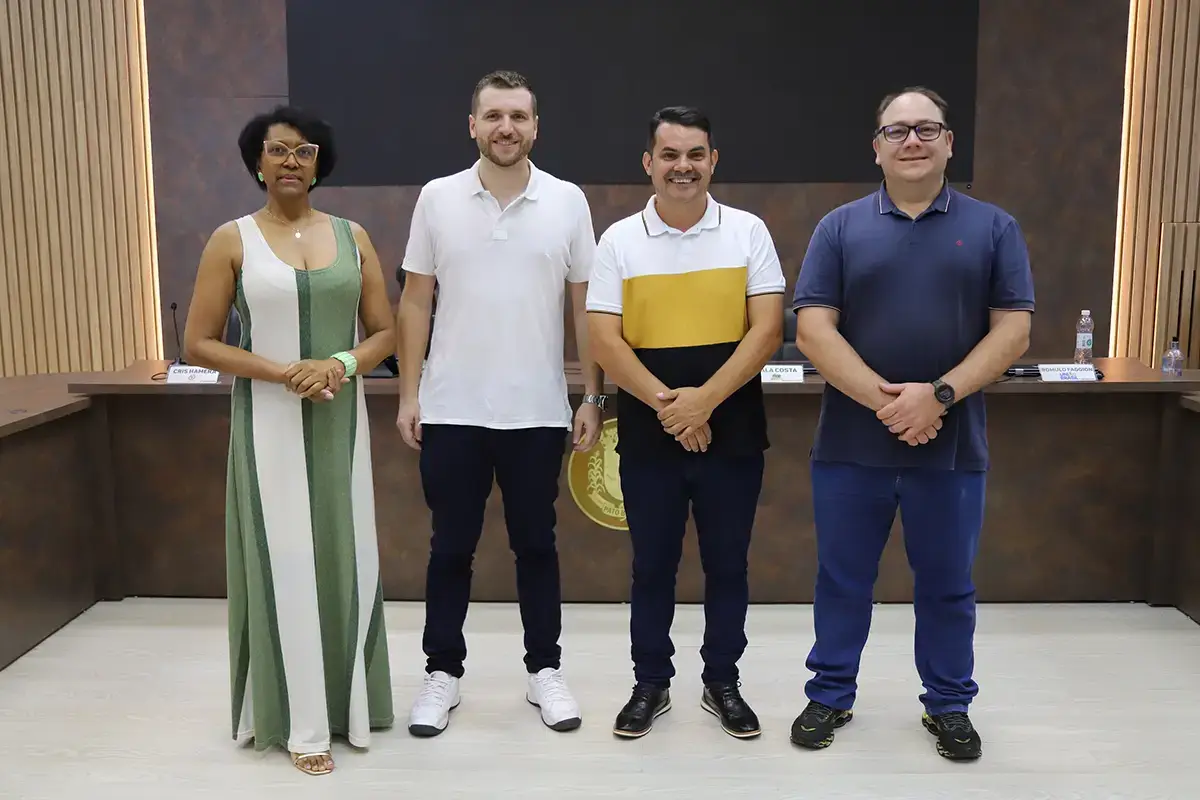 Imagem ilustrativa da imagem Câmara de Pato Branco elege nova Mesa Diretora para 2024