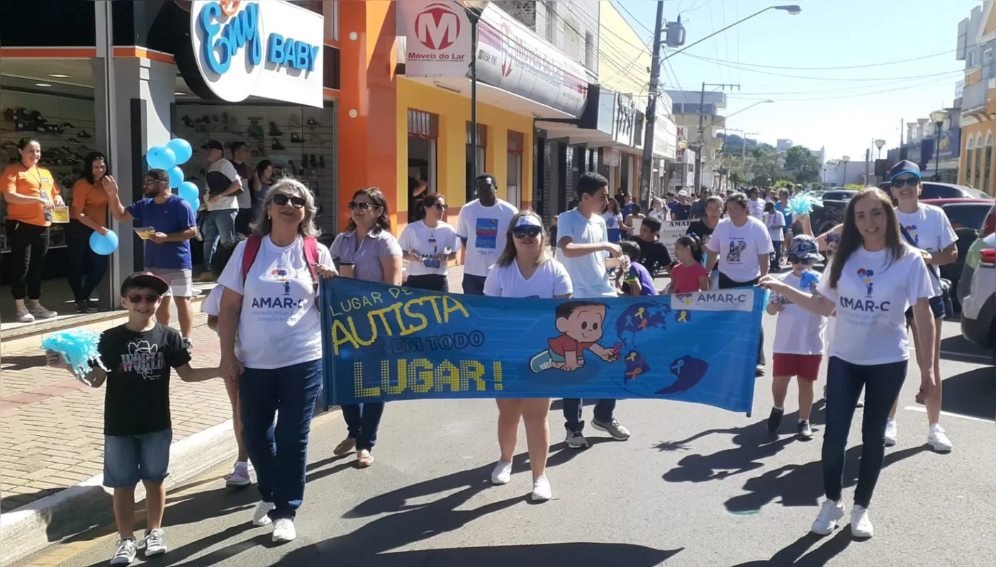 Imagem ilustrativa da imagem Caminhada marca Dia Mundial de Conscientização sobre o Autismo em Castro