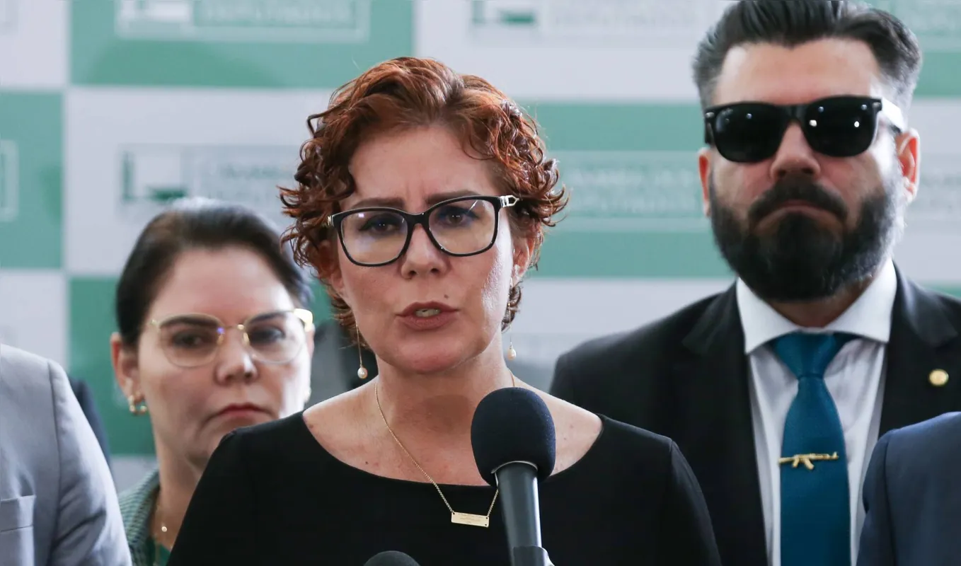 Imagem ilustrativa da imagem Carla Zambelli é indiciada pela PF por invasão de site do CNJ